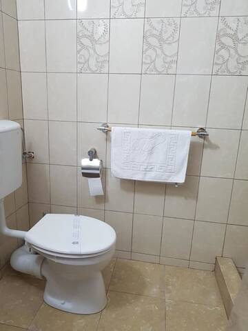 Фото номера Улучшенный двухместный номер с 1 кроватью Отель Hotel Dacor г. Орэштие 7